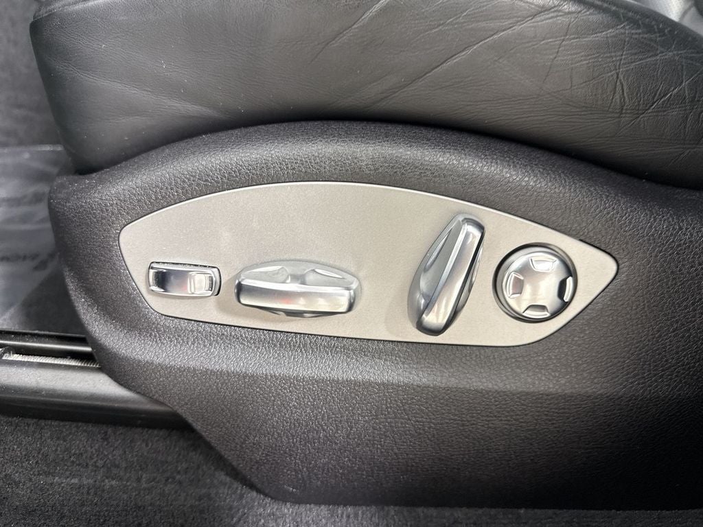 2024 Porsche Macan T