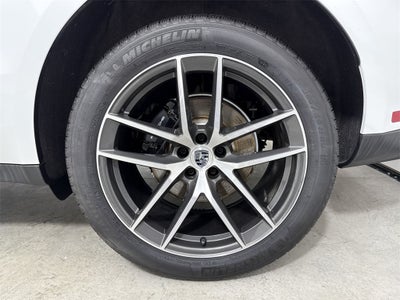 2025 Porsche Macan AWD