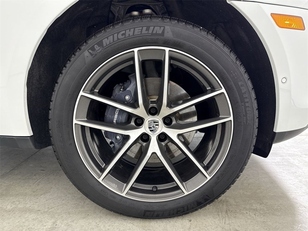 2025 Porsche Macan AWD