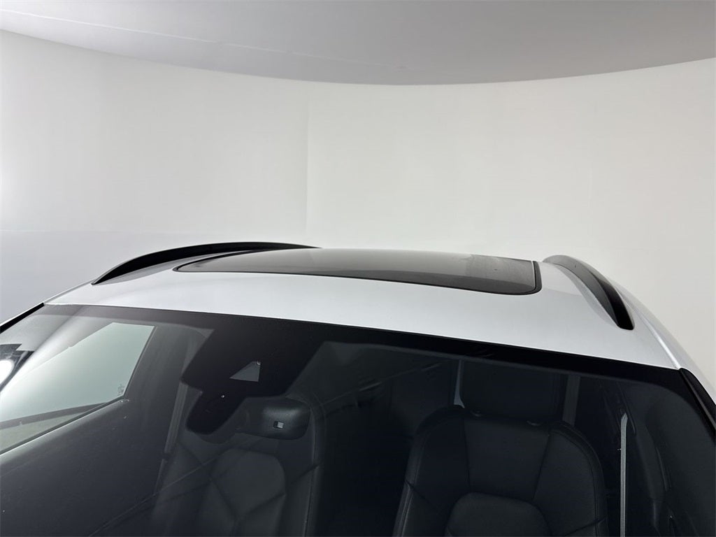 2025 Porsche Macan AWD