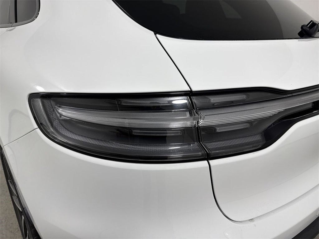 2025 Porsche Macan AWD