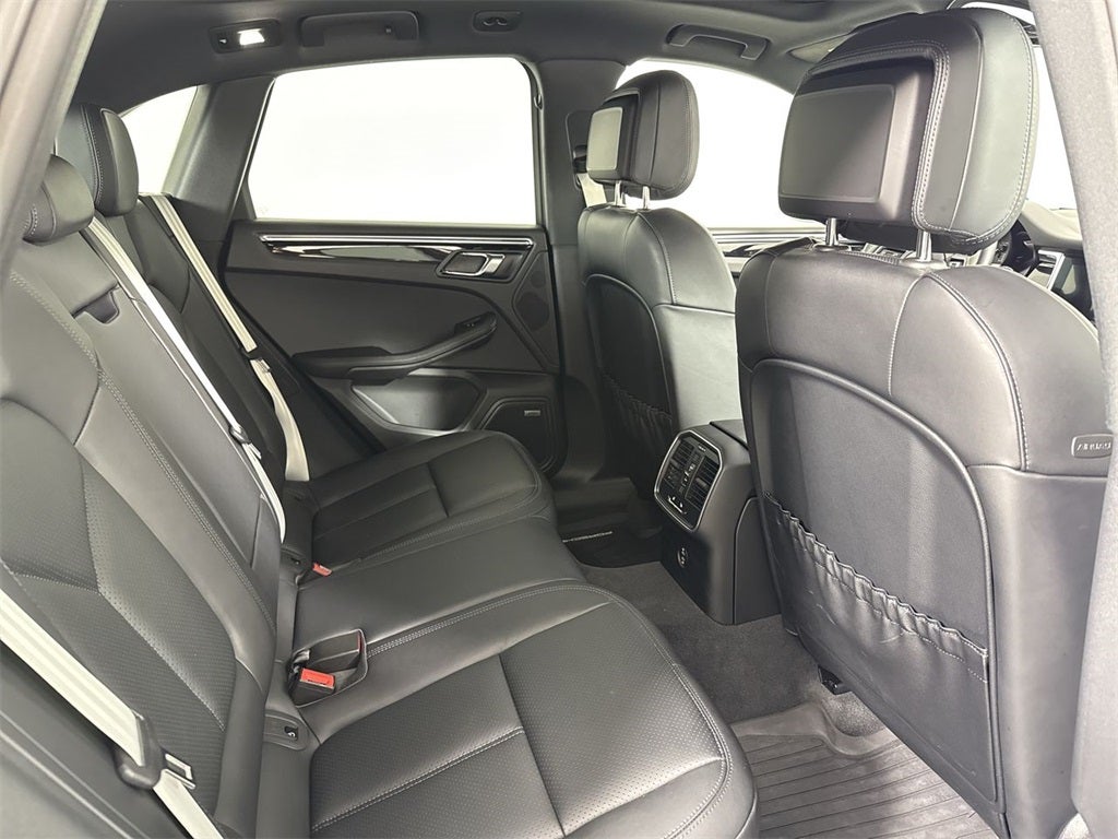 2025 Porsche Macan AWD