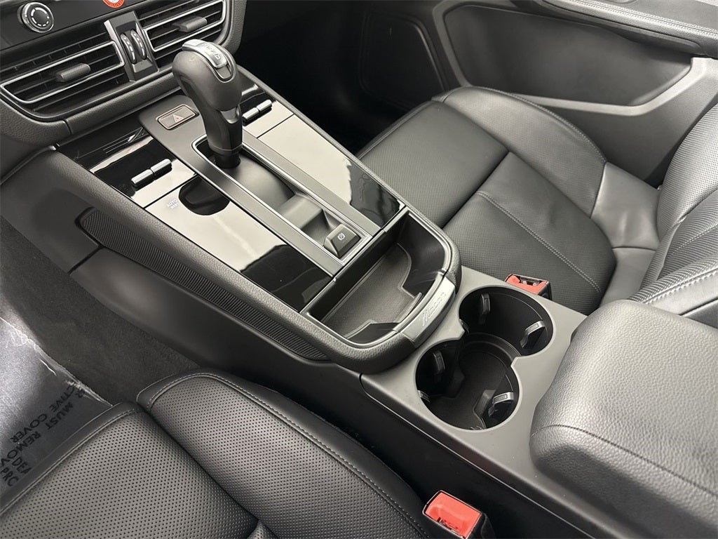 2025 Porsche Macan AWD