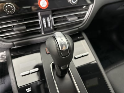 2025 Porsche Macan AWD