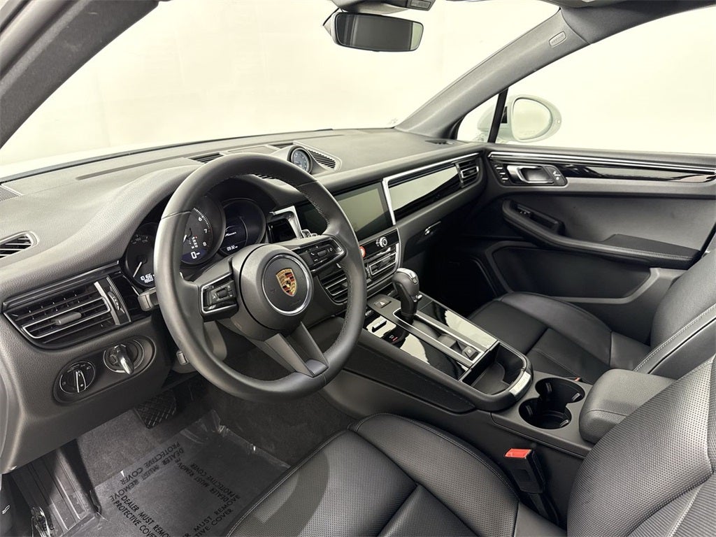 2025 Porsche Macan AWD