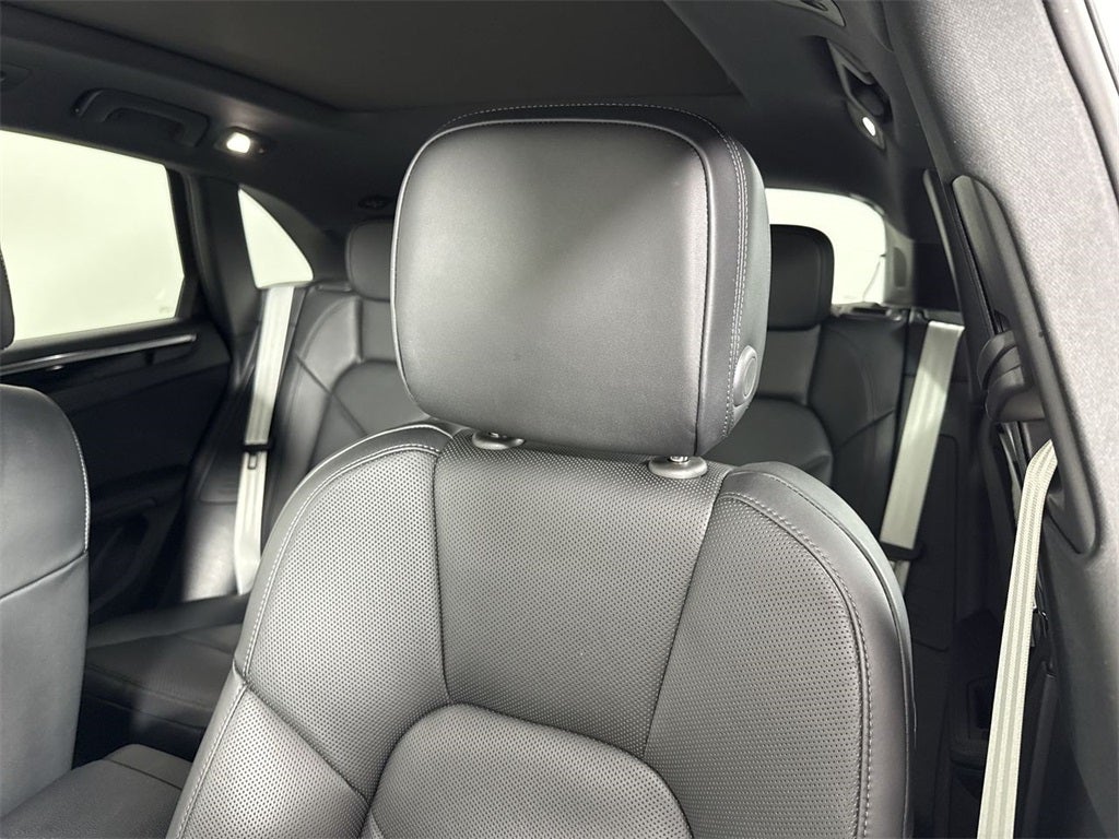 2025 Porsche Macan AWD