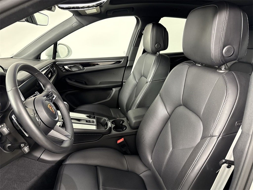 2025 Porsche Macan AWD