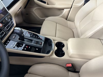 2025 Porsche Macan Macan