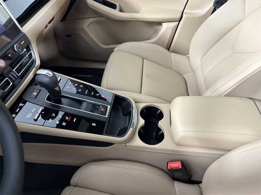 2025 Porsche Macan Macan