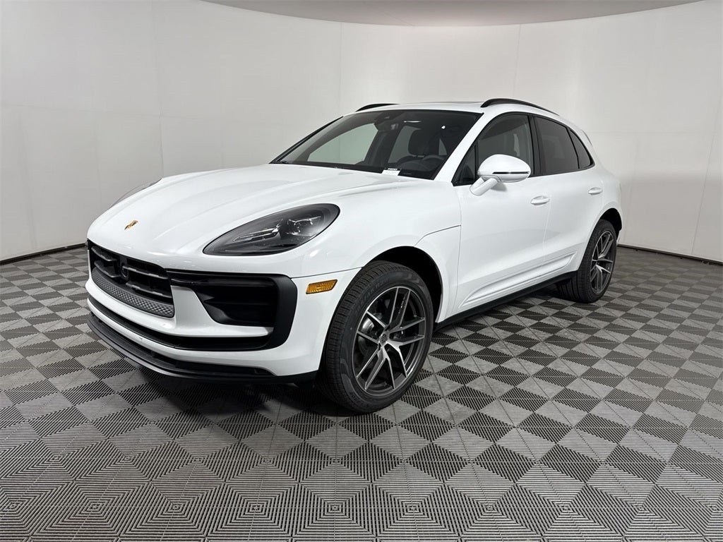 2025 Porsche Macan AWD