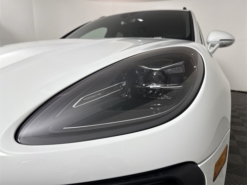 2025 Porsche Macan AWD