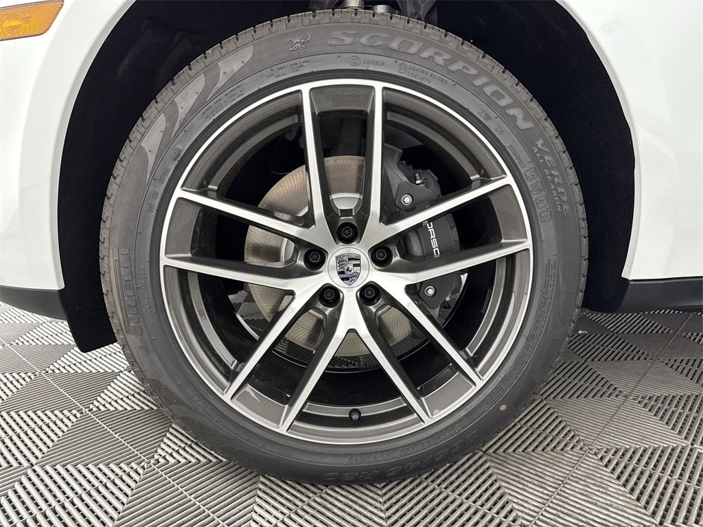 2025 Porsche Macan AWD