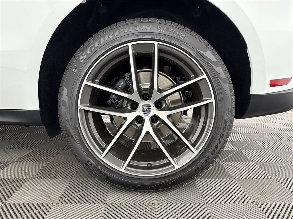 2025 Porsche Macan AWD