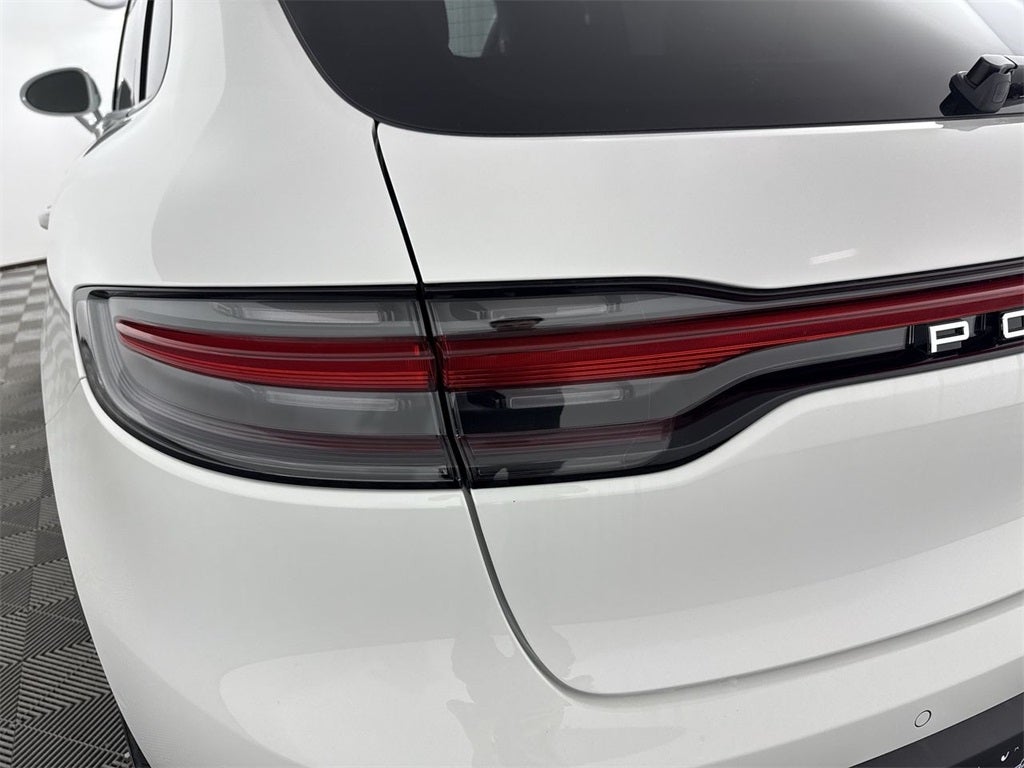 2025 Porsche Macan AWD