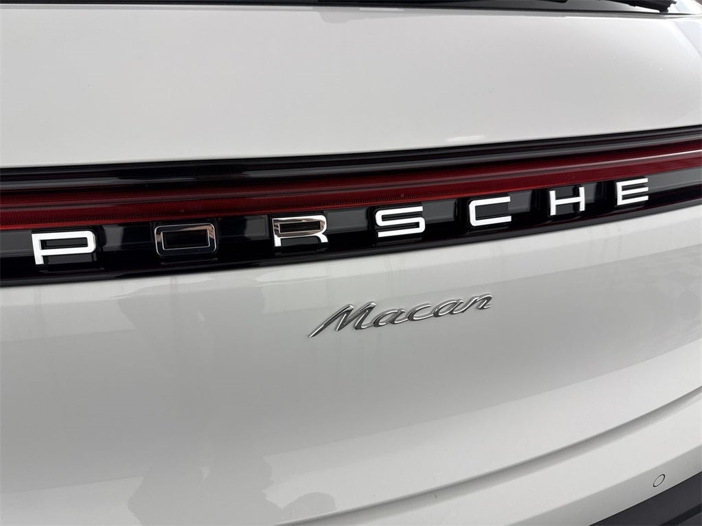 2025 Porsche Macan AWD