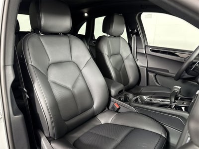 2025 Porsche Macan AWD
