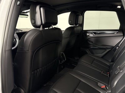 2025 Porsche Macan AWD