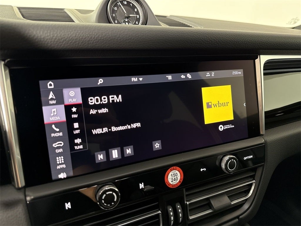 2025 Porsche Macan AWD