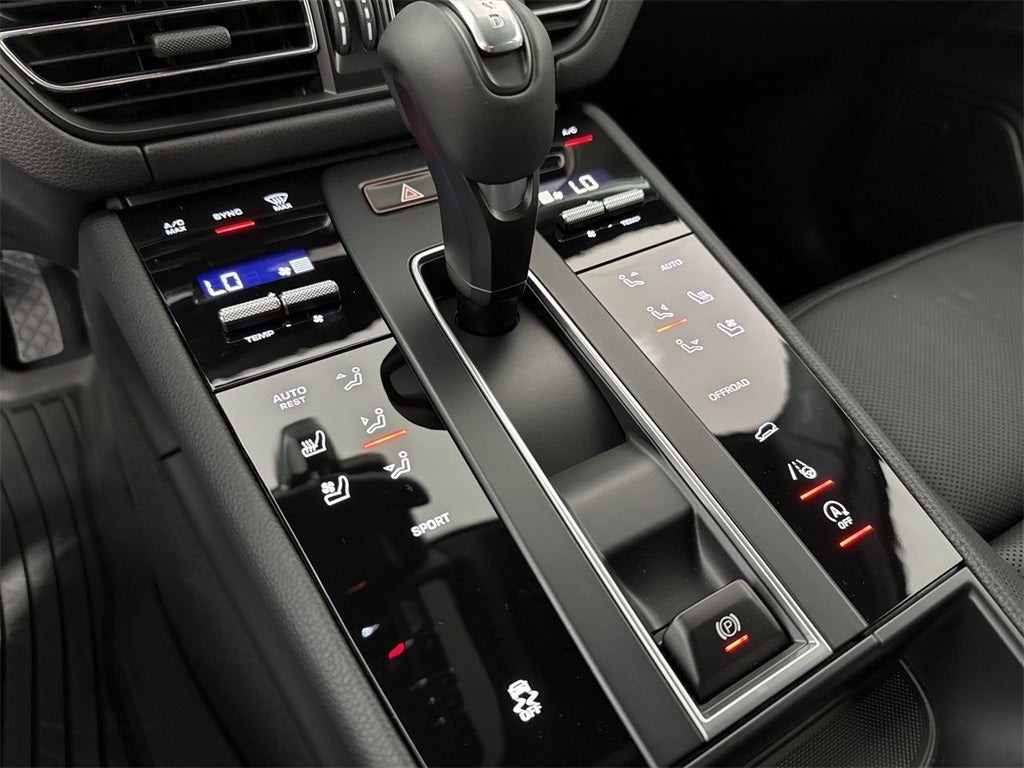 2025 Porsche Macan AWD