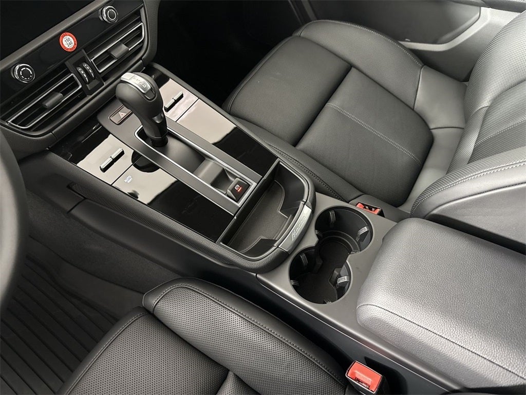 2025 Porsche Macan AWD