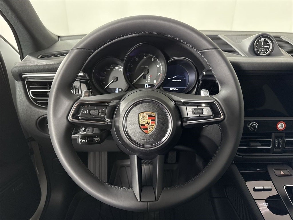 2025 Porsche Macan AWD