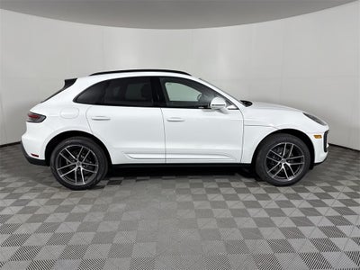 2025 Porsche Macan AWD
