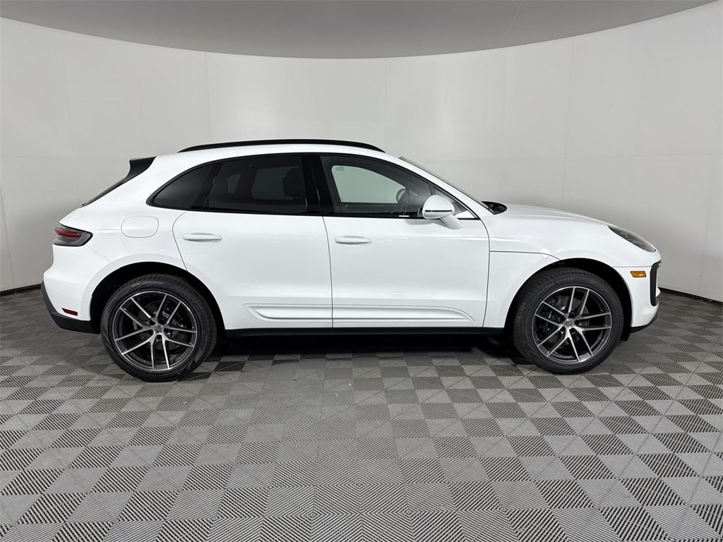 2025 Porsche Macan AWD