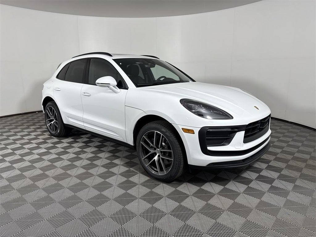 2025 Porsche Macan AWD