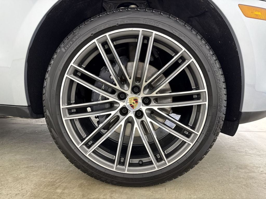 2026 Porsche Macan AWD