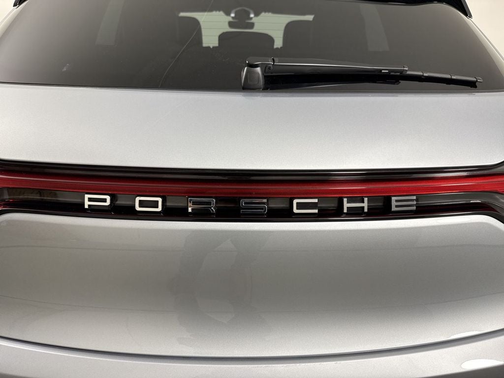 2026 Porsche Macan AWD