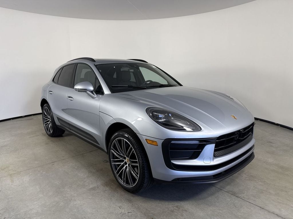 2026 Porsche Macan AWD
