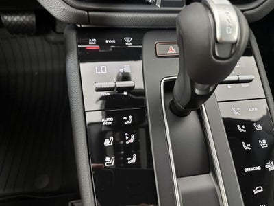 2026 Porsche Macan AWD