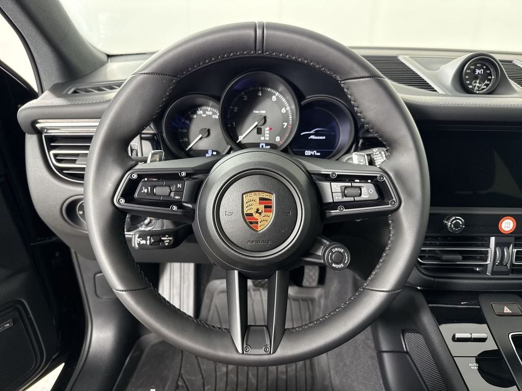 2026 Porsche Macan AWD