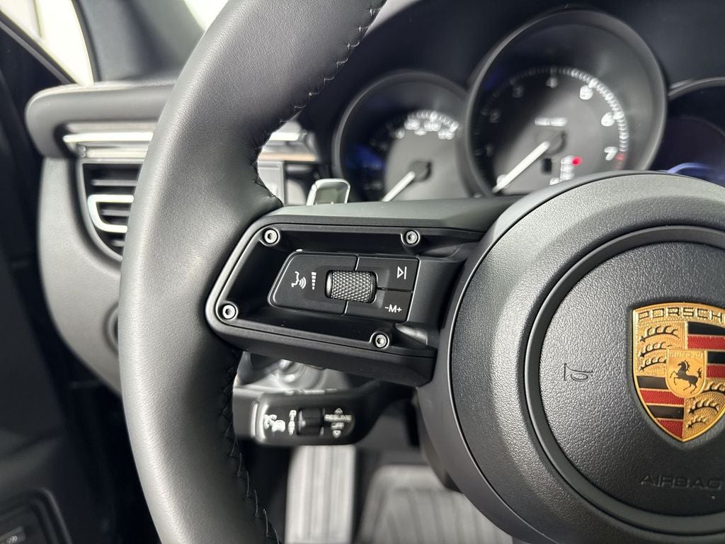 2026 Porsche Macan AWD