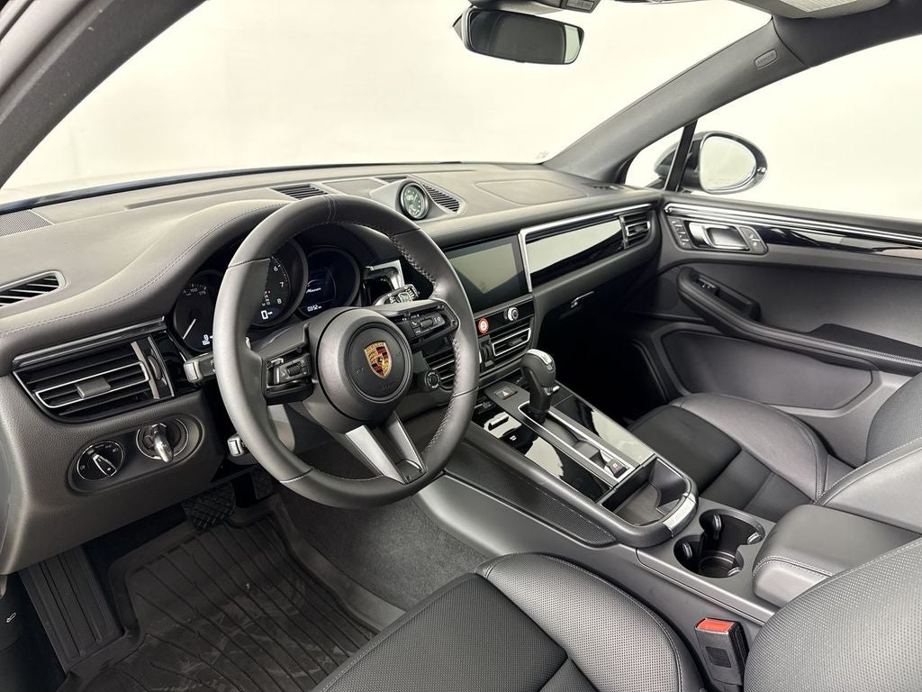 2026 Porsche Macan AWD