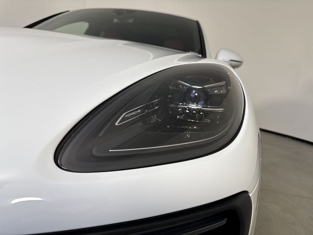 2026 Porsche Macan AWD