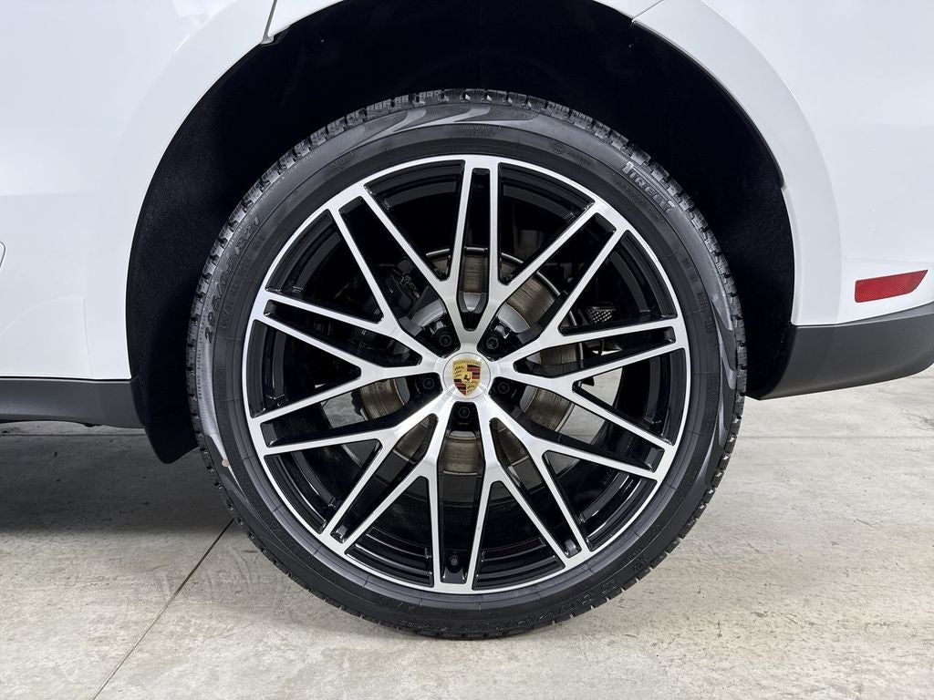 2026 Porsche Macan AWD