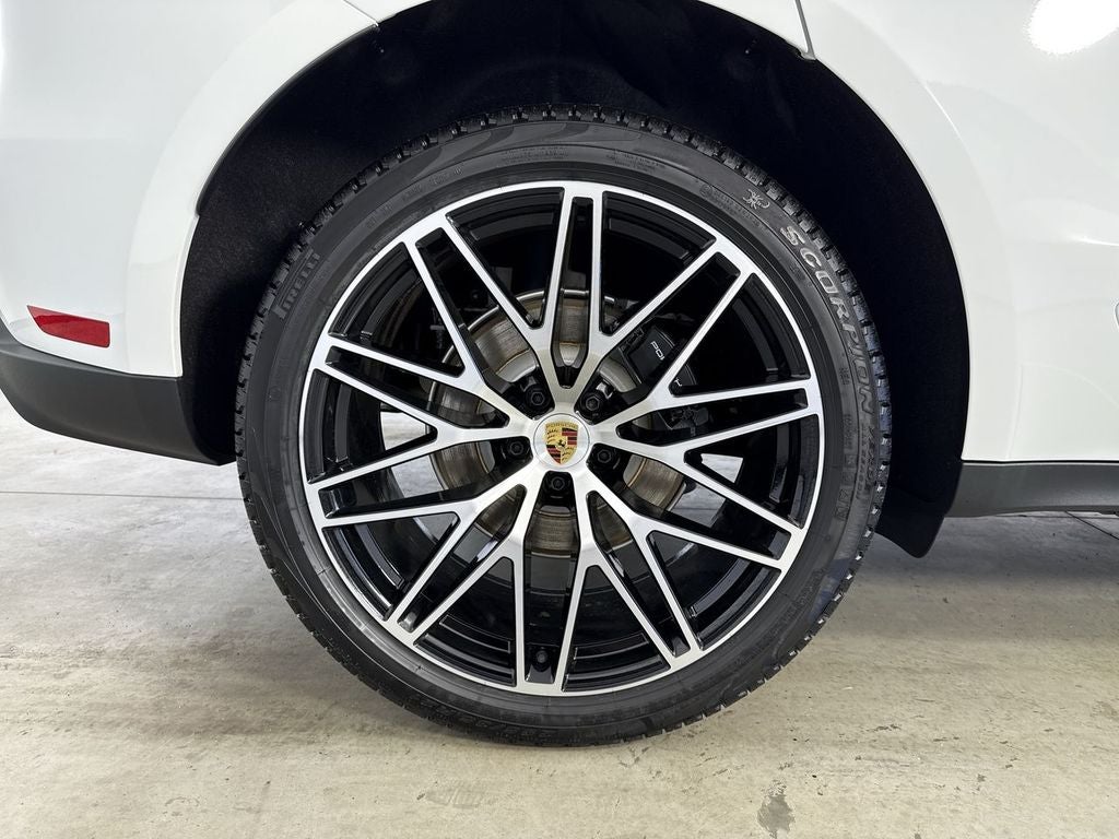 2026 Porsche Macan AWD