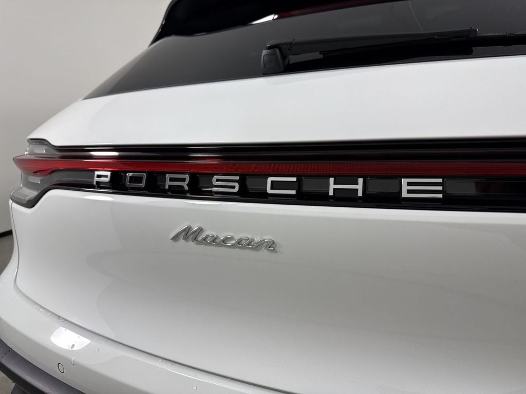 2026 Porsche Macan AWD