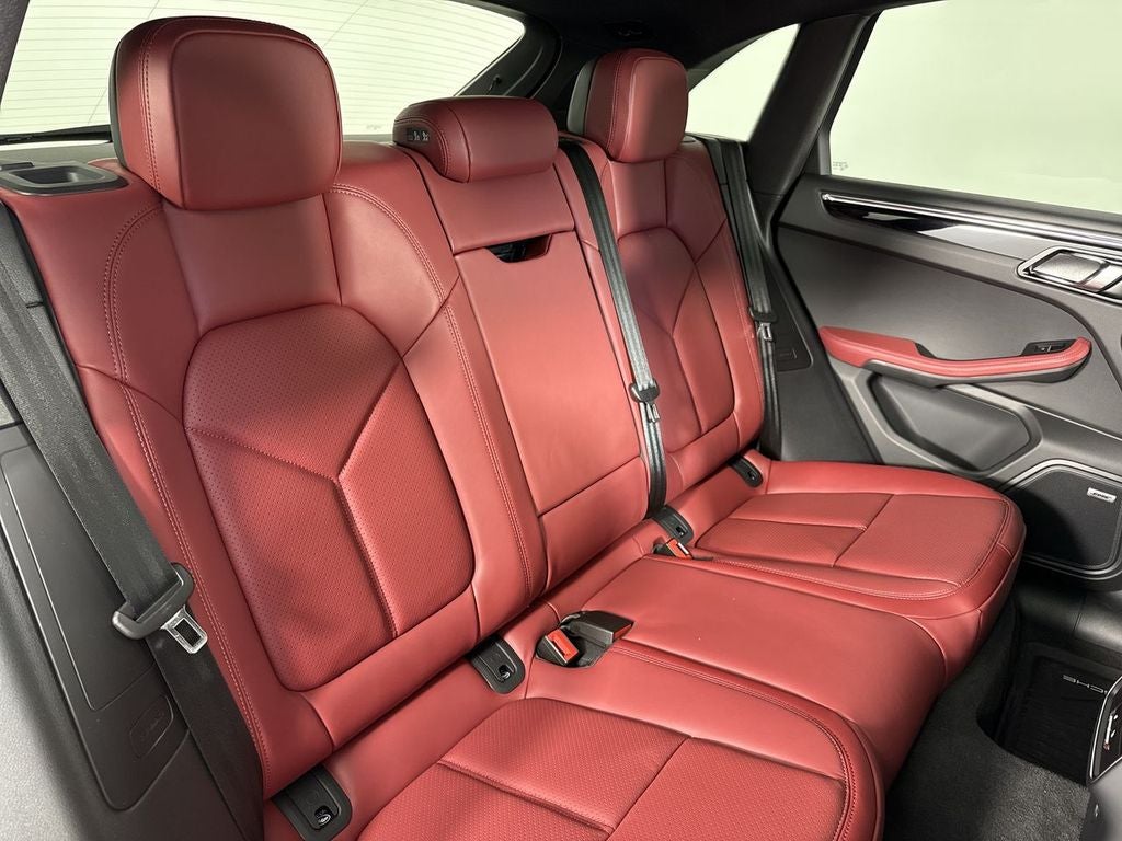 2026 Porsche Macan AWD