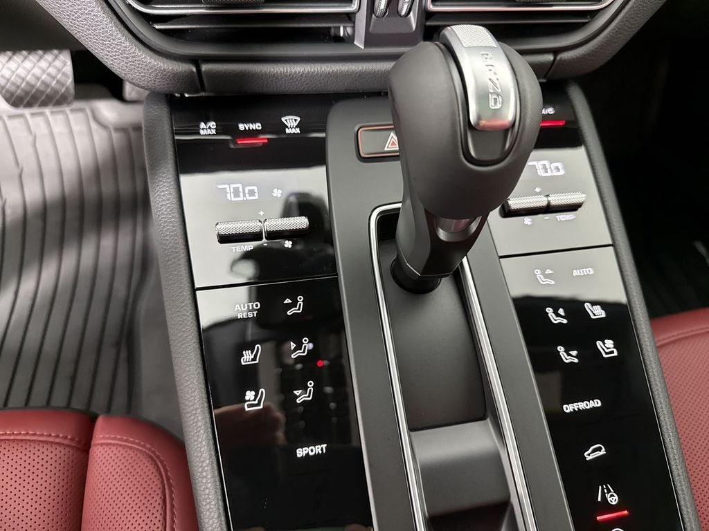 2026 Porsche Macan AWD