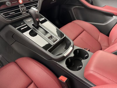 2026 Porsche Macan AWD
