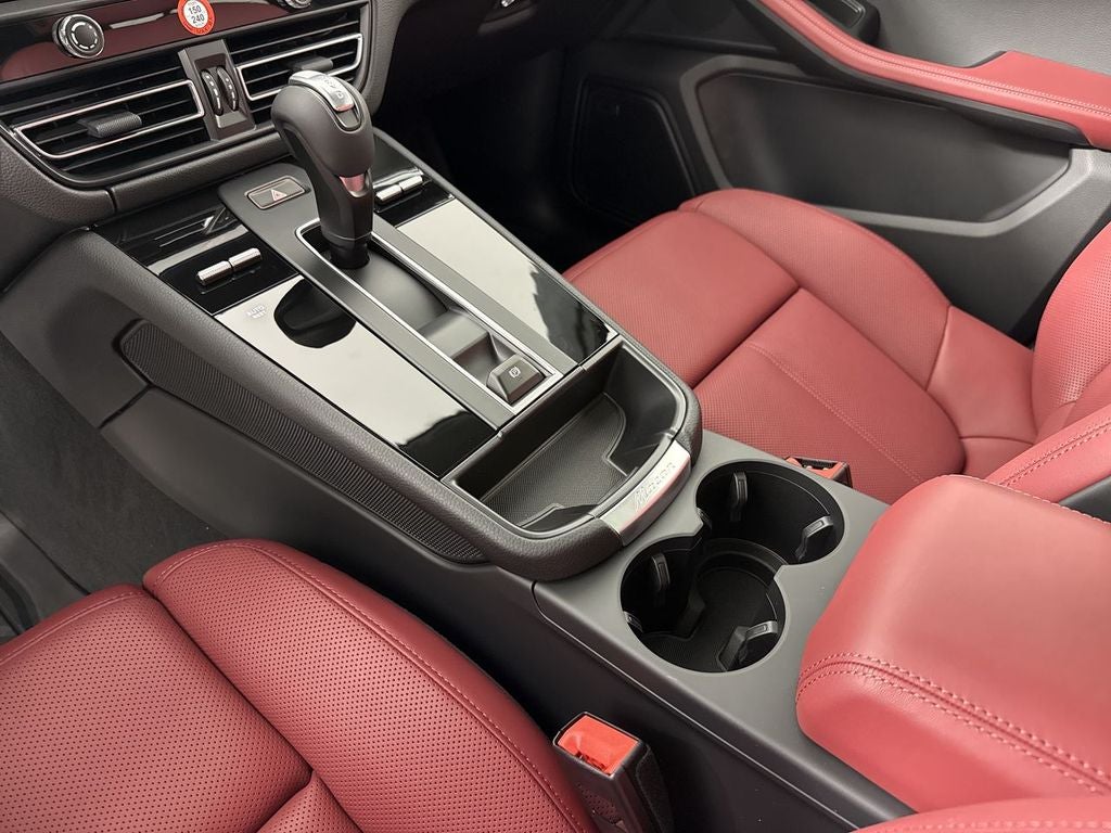 2026 Porsche Macan AWD