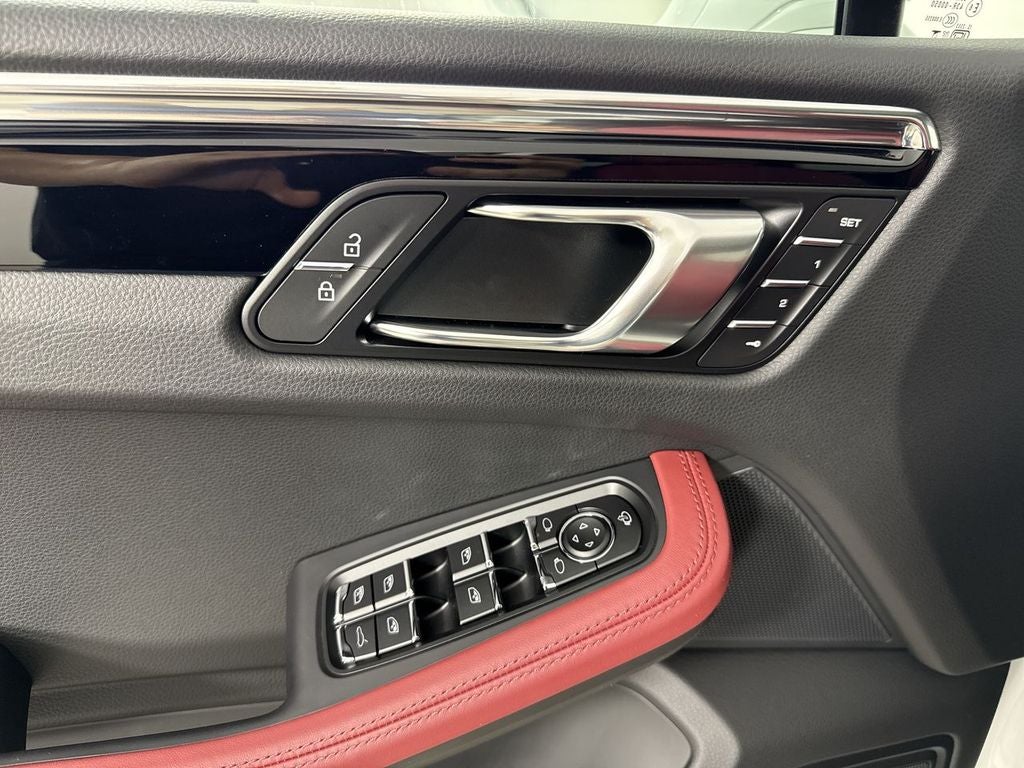 2026 Porsche Macan AWD