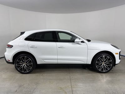 2026 Porsche Macan AWD