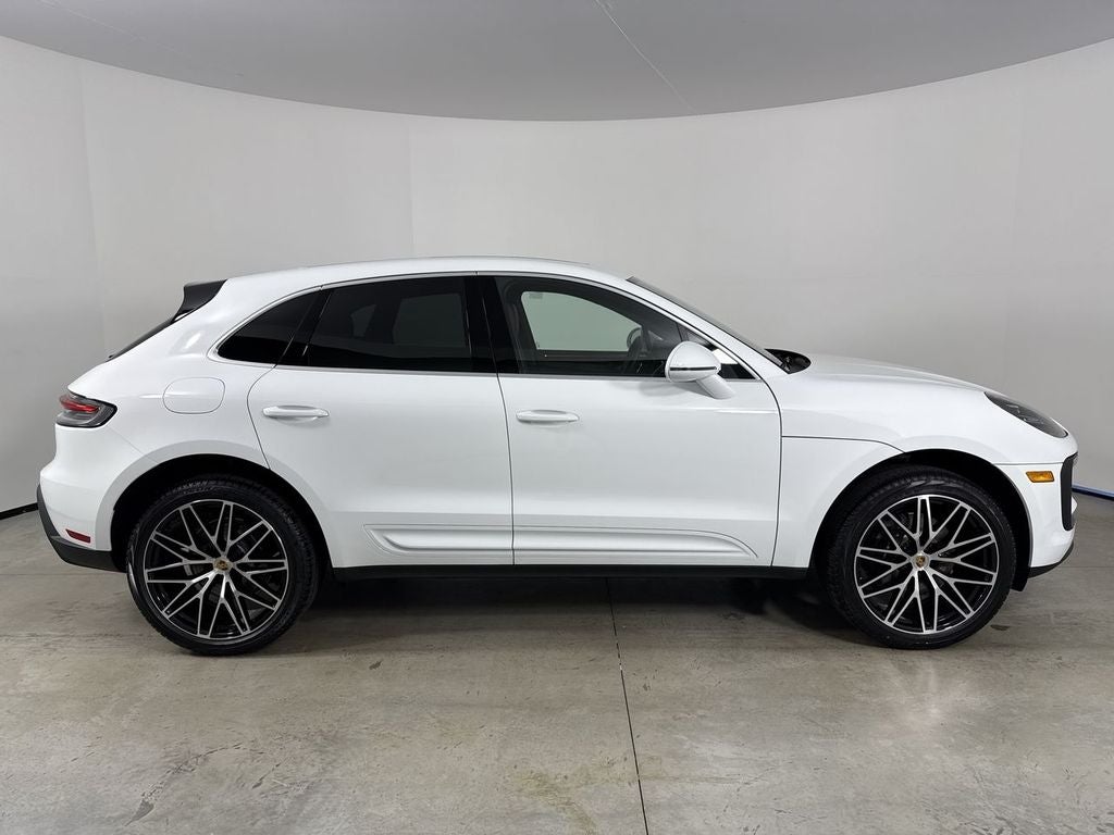 2026 Porsche Macan AWD