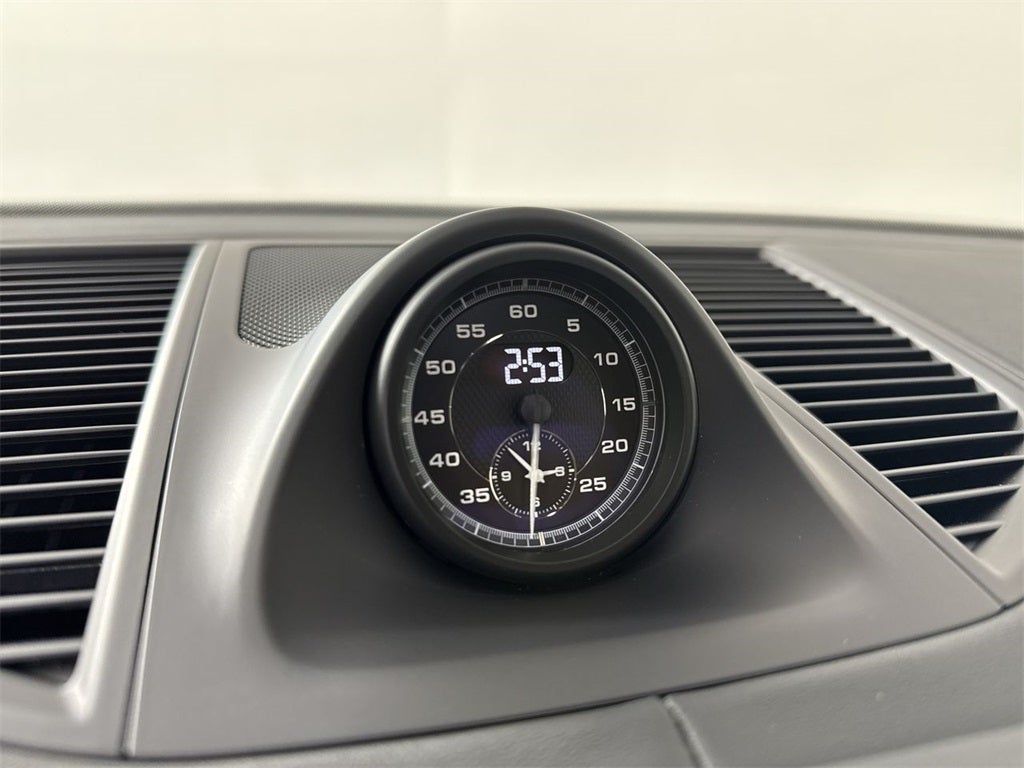 2023 Porsche Macan T