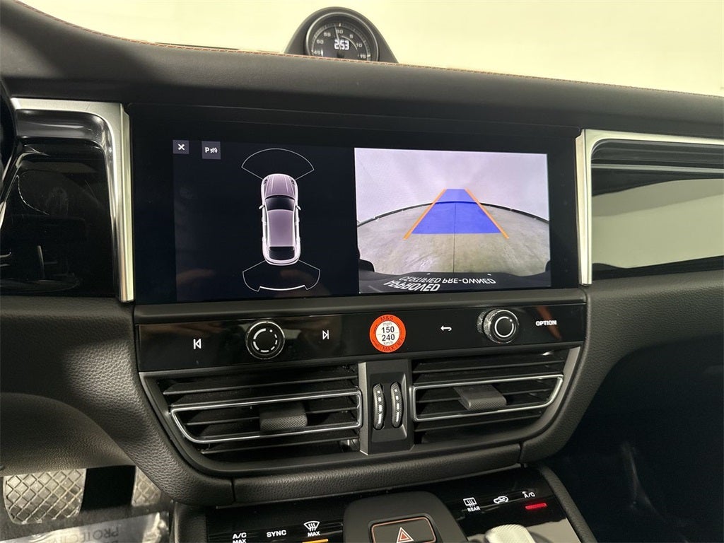 2023 Porsche Macan T