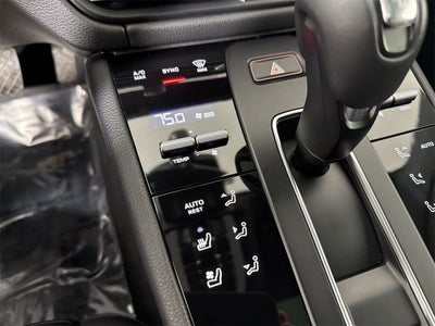 2023 Porsche Macan T