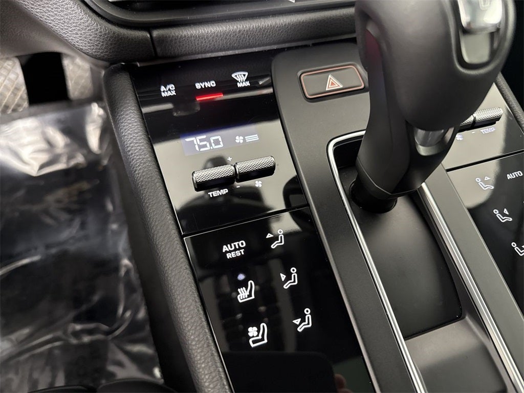 2023 Porsche Macan T